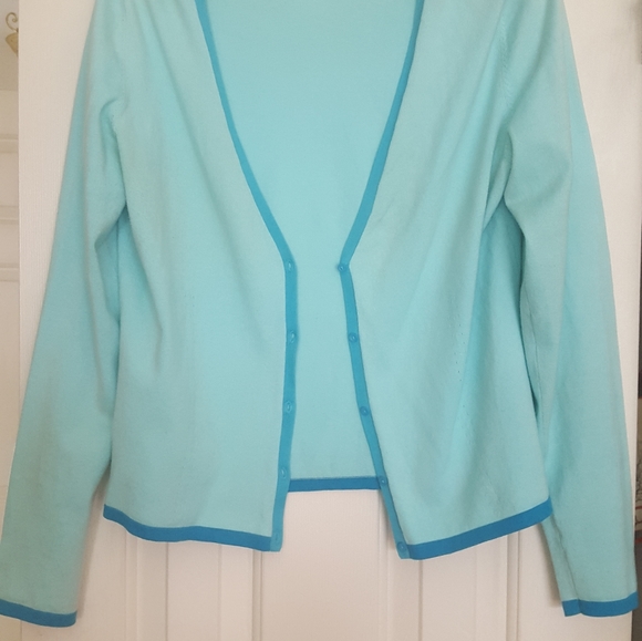 Tommy Hilfiger cardigan sweater set - Picture 9 of 9